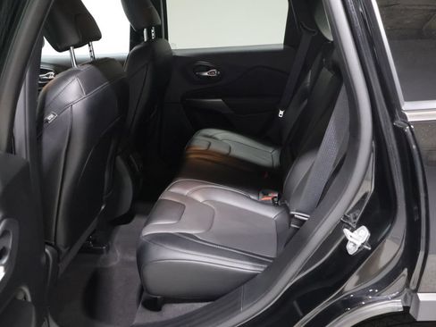 Certified 2022 Jeep Cherokee Latitude Lux AWD/4WD image 18