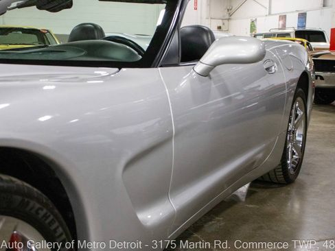 Used 2002 Chevrolet Corvette Convertible w/ Preferred Equipment Group2 RWD image 22