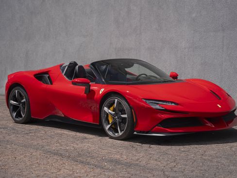 Used 2022 Ferrari SF90 Spider AWD/4WD image 8