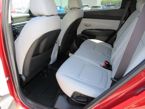 Used 2025 Hyundai Tucson Limited FWD image 35