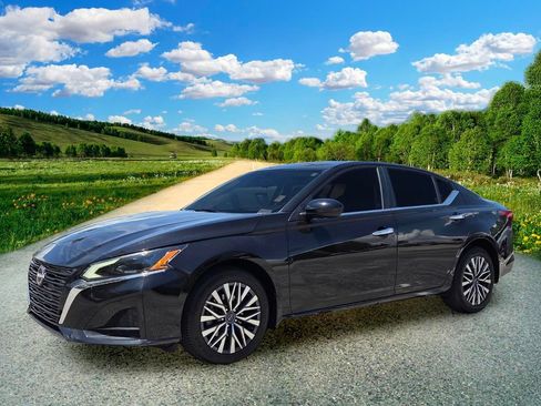 Used 2023 Nissan Altima 2.5 SV AWD/4WD image 2
