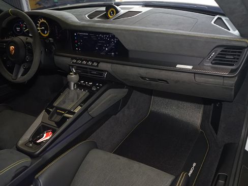 Used 2024 Porsche 911 GT3 RS RWD image 17