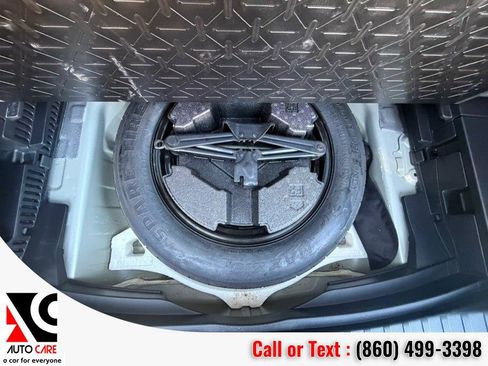 Used 2019 Toyota RAV4 LE image 14