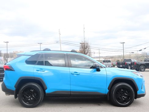 Used 2019 Toyota RAV4 LE image 6