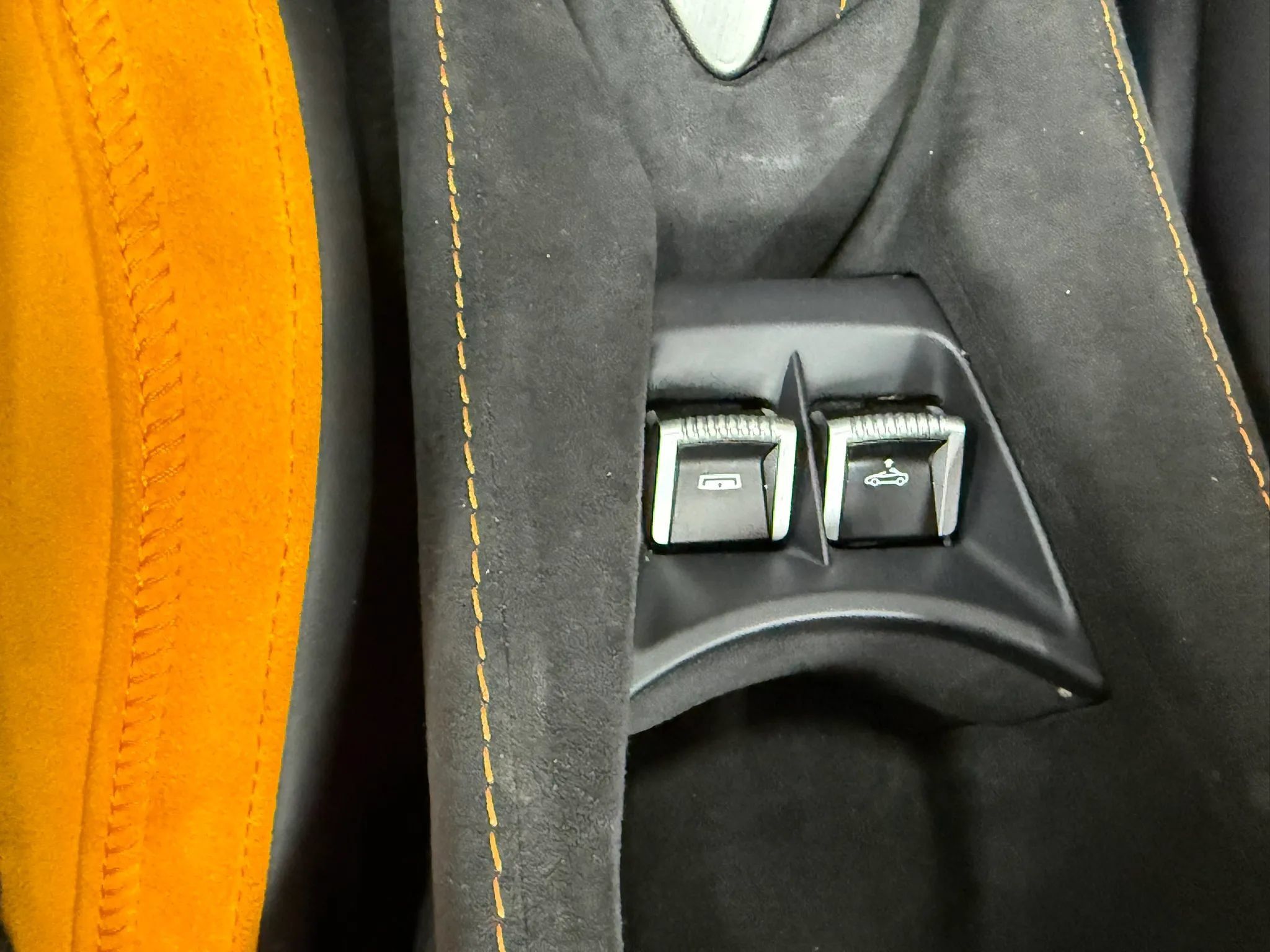 Used 2025 McLaren 750S Spider RWD image 48