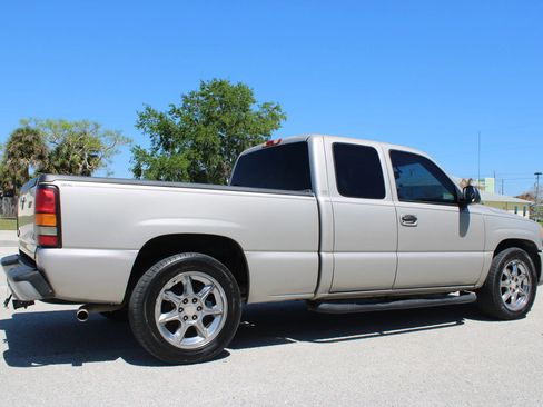 Used 2006 GMC Sierra 1500 W/T w/ Light Duty Power Package image 18