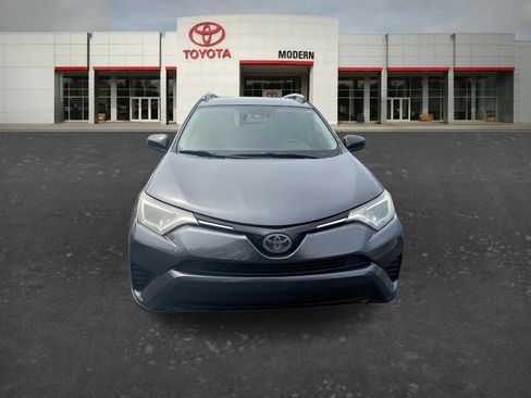Used 2018 Toyota RAV4 LE image 2