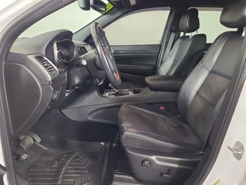 Used 2020 Jeep Grand Cherokee Altitude image 19