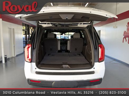 Used 2023 GMC Yukon SLT image 13