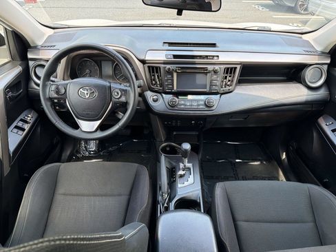 Used 2018 Toyota RAV4 XLE AWD/4WD image 15