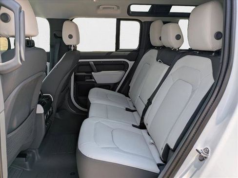 New 2025 Land Rover Defender 110 X-Dynamic SE image 16