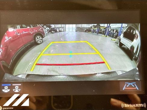 Used 2022 Toyota Camry SE w/ Convenience Package image 15