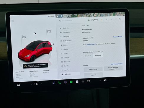 Used 2024 Tesla Model Y Performance image 35