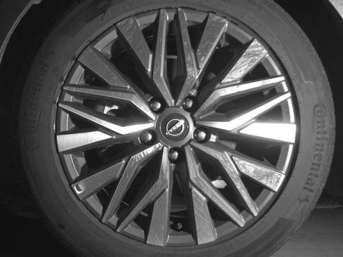 Used 2025 Nissan Altima 2.5 SV image 12