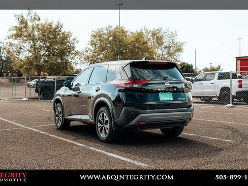 Used 2022 Nissan Rogue SV AWD/4WD image 4