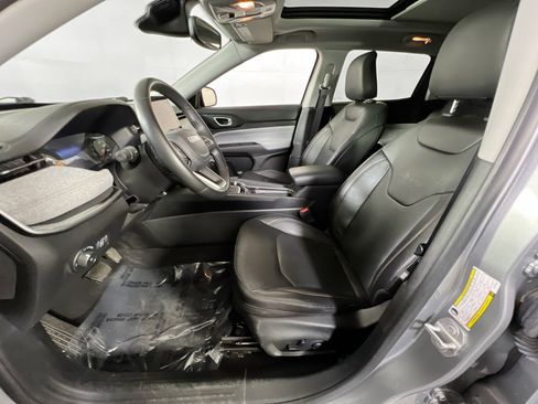 Used 2022 Jeep Compass Latitude w/ Sun and Sound Group image 21