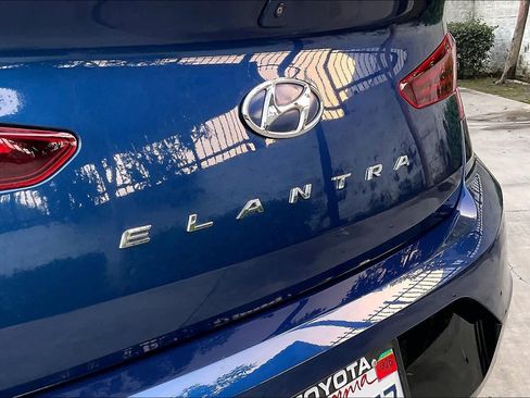 Used 2020 Hyundai Elantra Value Edition image 9