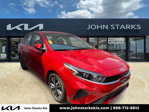Certified 2024 Kia Forte LXS FWD image 1