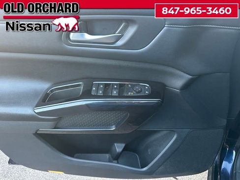 Used 2022 Nissan Pathfinder S AWD/4WD image 9