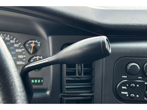 Used 2001 Dodge Dakota 2WD Club Cab image 19