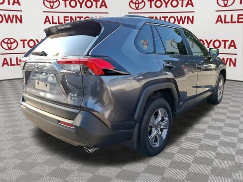 Used 2025 Toyota RAV4 XLE AWD/4WD image 8