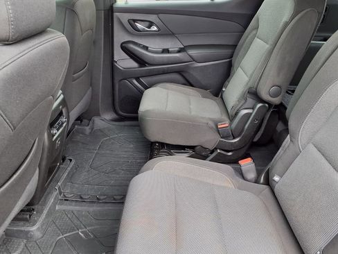 Used 2023 Chevrolet Traverse LT FWD image 12