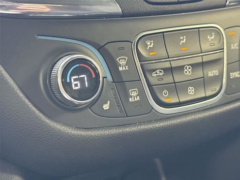 Used 2023 Chevrolet Equinox LT image 19