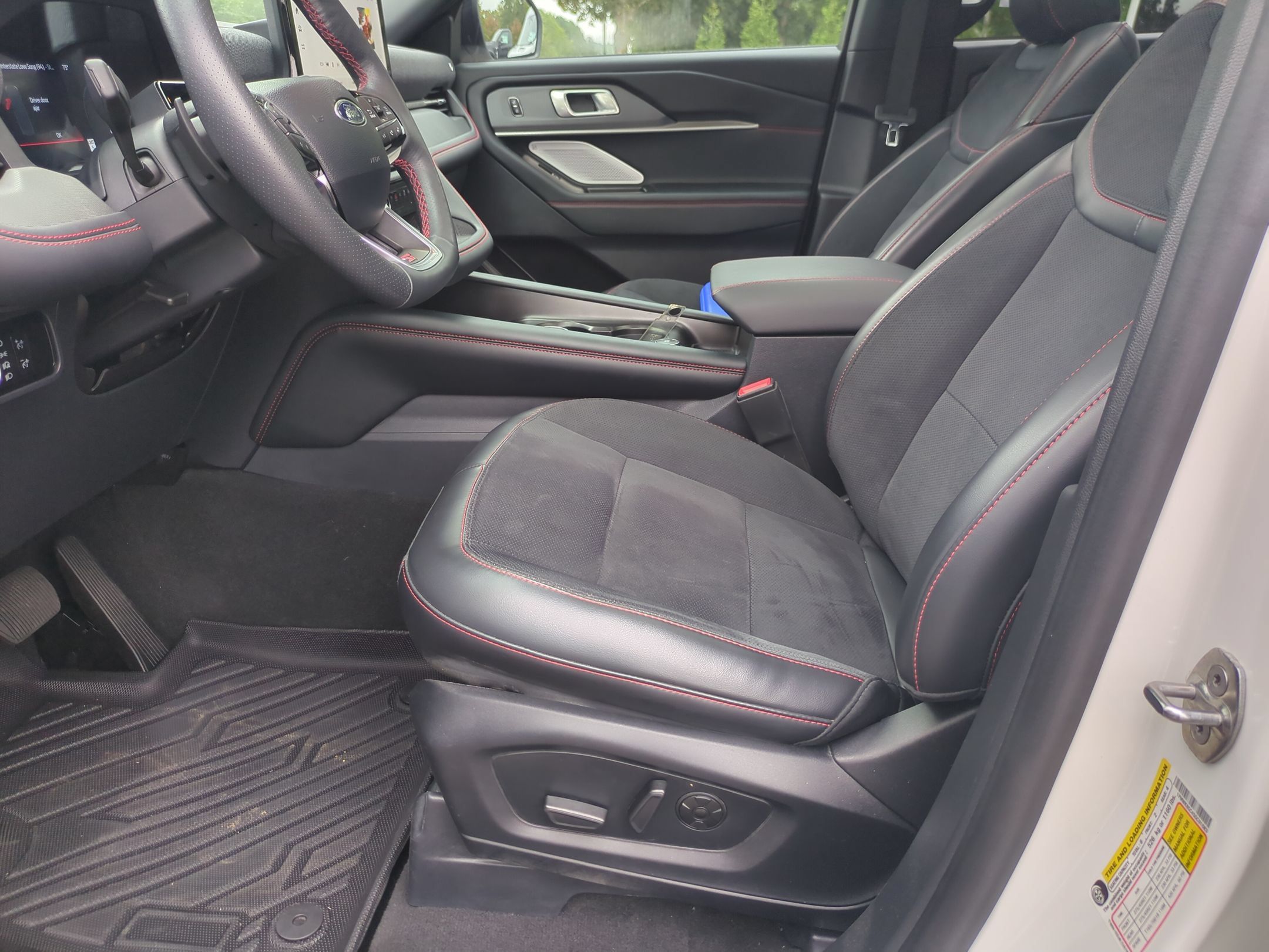 Certified 2025 Ford Explorer ST w/ Sun And Sound Package AWD/4WD image 13
