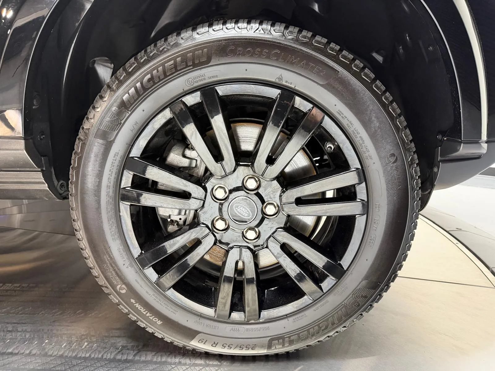 Used 2015 Land Rover LR4 HSE AWD/4WD image 7