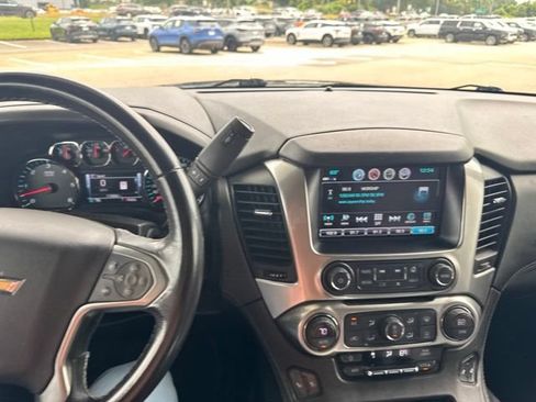Used 2018 Chevrolet Suburban LT AWD/4WD image 16