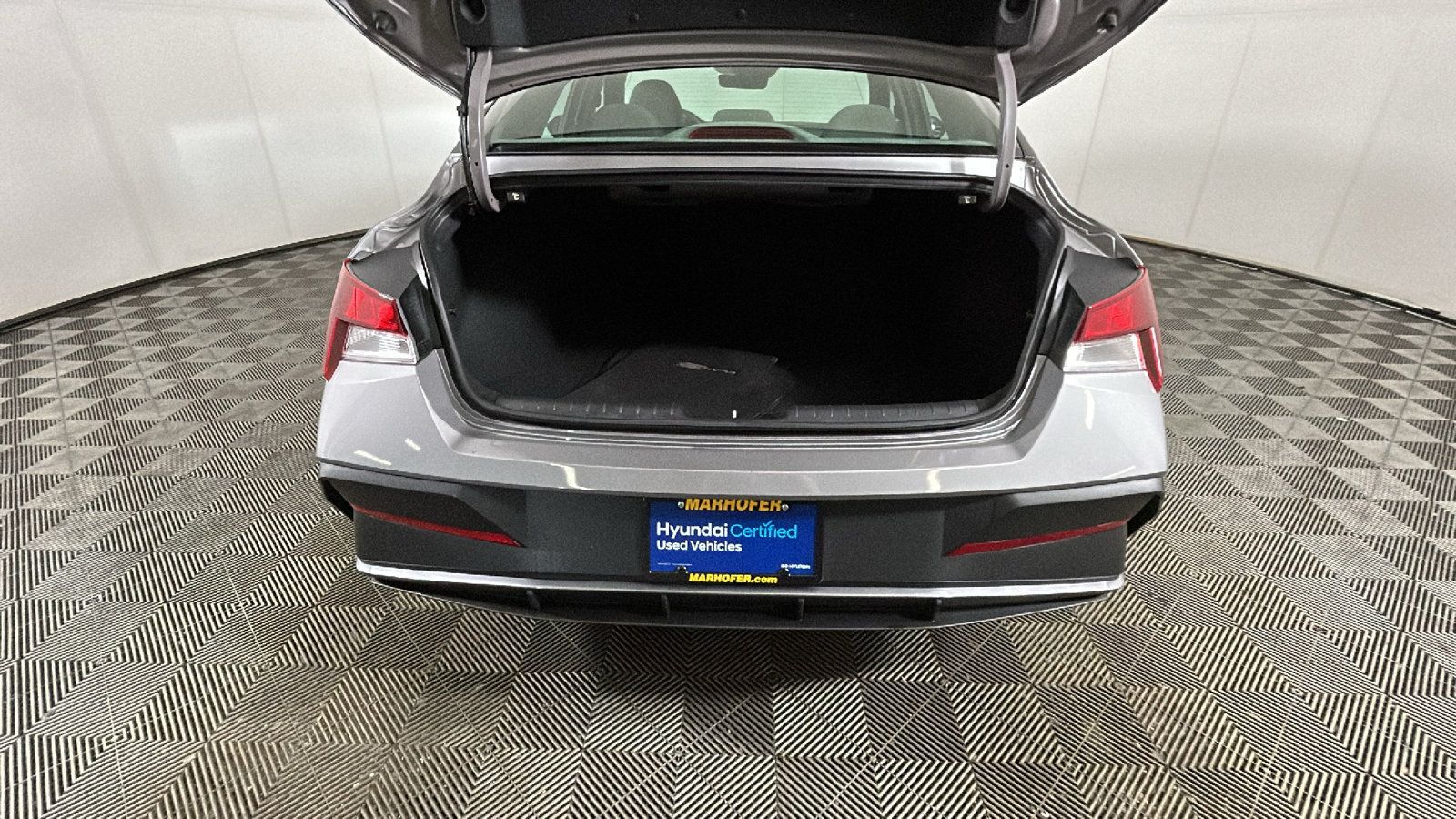 Certified 2024 Hyundai Elantra SE FWD image 34