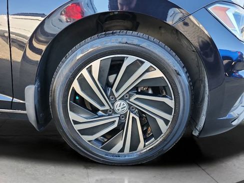 Used 2019 Volkswagen Jetta SEL Premium image 28