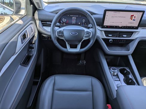 New 2026 Ford Explorer Active w/ Active Comfort Package image 19