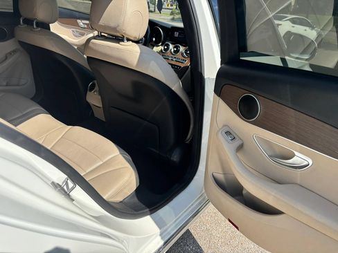 Used 2019 Mercedes-Benz C 300 4MATIC Sedan image 27