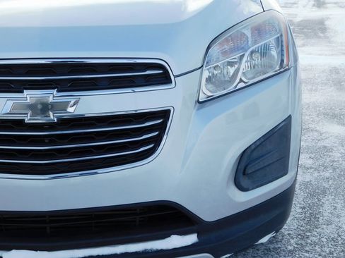 Used 2016 Chevrolet Trax LT w/ LT Convenience Package image 9