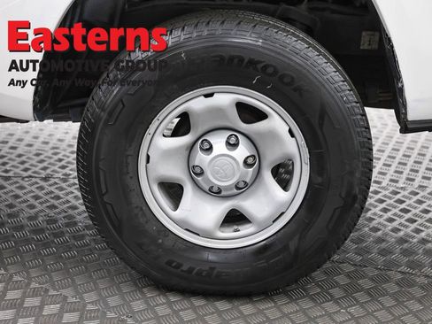 Used 2019 Toyota Tacoma SR image 31