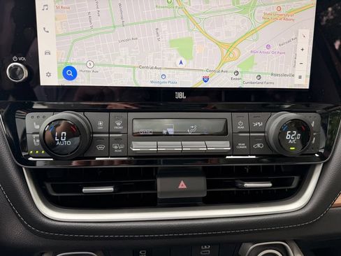 Used 2025 Toyota Grand Highlander AWD image 27