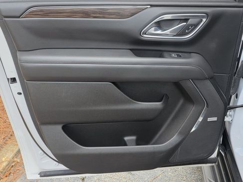 Used 2023 Chevrolet Suburban LT w/ Luxury Package image 46