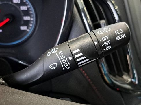 Used 2022 Chevrolet Equinox RS FWD image 11