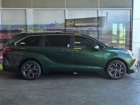 Certified 2026 Toyota Sienna Platinum AWD/4WD image 4