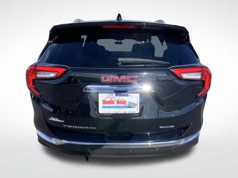 Used 2022 GMC Terrain SLT w/ Infotainment Package II AWD/4WD image 4