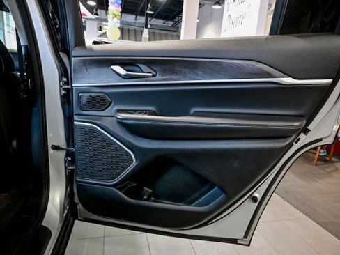 Used 2021 Jeep Grand Cherokee L Limited image 26