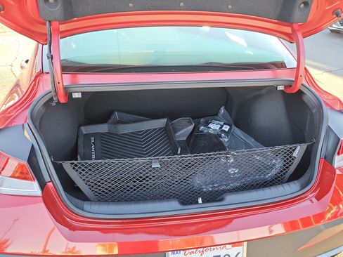 Certified 2025 Hyundai Elantra SEL image 17