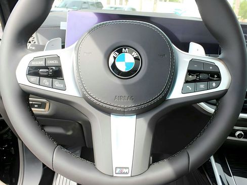 Used 2026 BMW X7 xDrive40i w/ M Sport Package image 17