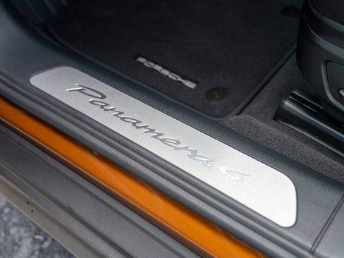 Certified 2025 Porsche Panamera 4 AWD/4WD image 11