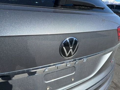 Used 2022 Volkswagen Atlas Cross Sport SEL AWD/4WD image 23