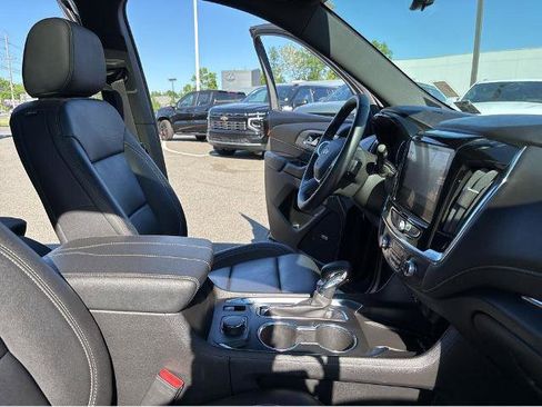 Used 2023 Chevrolet Traverse LT w/ LT Premium Package AWD/4WD image 30