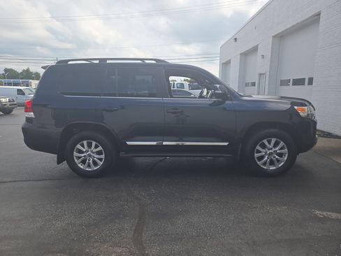 Used 2016 Toyota Land Cruiser AWD/4WD image 6