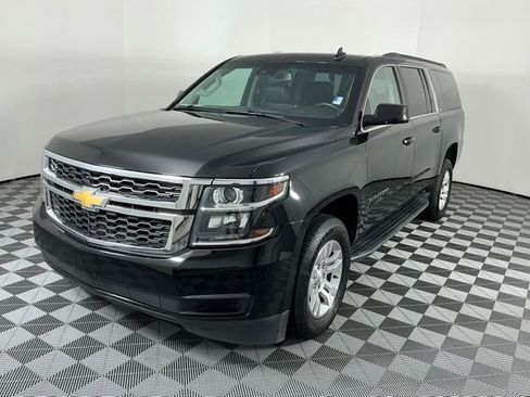 Used 2019 Chevrolet Suburban LT AWD/4WD image 4