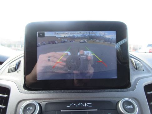 Used 2020 Ford Transit Connect XLT image 23